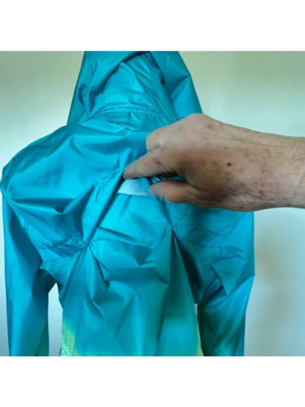 Layer 8 Womens Sz M Windbreaker Teal Ombre Hooded Rain Quick Dry Jacket Packable - Picture 8 of 10